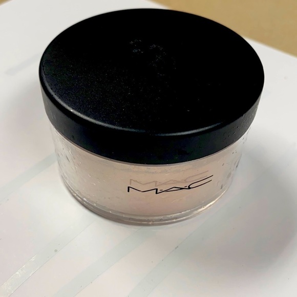 MAC Silver Dusk Iridescent Loose Powder - Picture 1 of 4